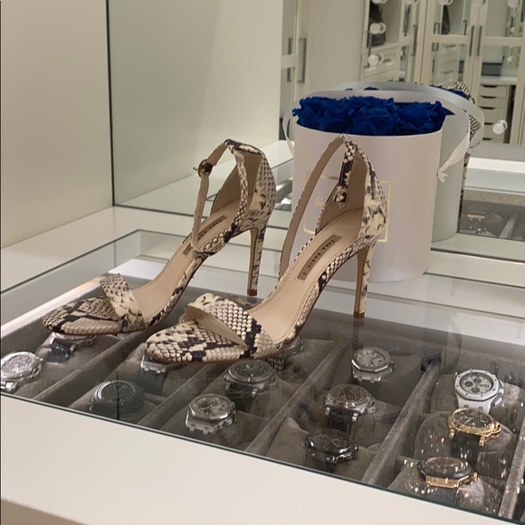 Zara Shoes - Zara Snake Print Pump